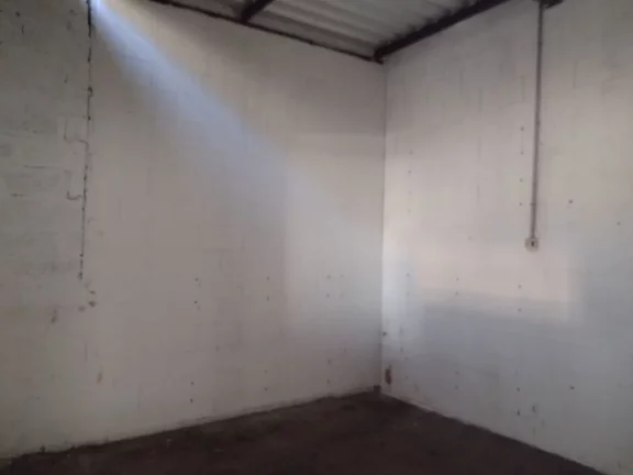 Imagem barracão industrial no bairro verde com 355,00 m² de construção, recuo pra 3 veículos. piso de ...