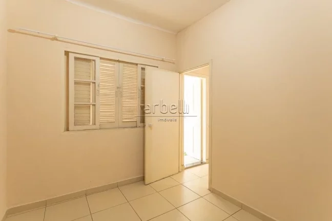 Imagem Sobrado com 200 M² com 3 dormitórios sendo 2 suítes, sala, cozinha, área de serviços, 3 banheir...