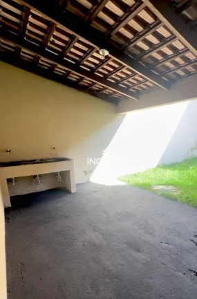 Imagem Casa com 2 dormitórios à venda, 120 m² por R$ 300.000,00 - Primavera - Araporã/MG