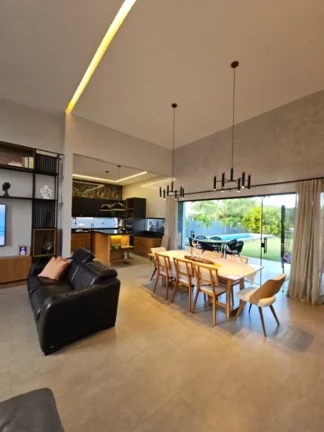 Imagem A 5ª Avenida imóveis selecionou essa Casa Moderna e Térrea no Condomínio Vida Marina em Busca Vida, 3 Suítes, Piscina c/ Cascata e Área Gourmet: