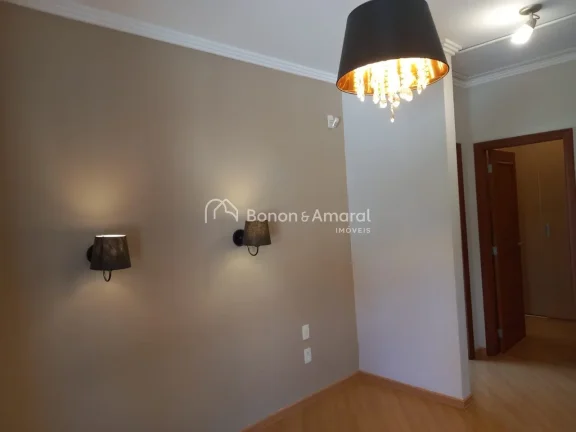 Imagem Encante-se com esta belíssima casa que oferece 4 suítes, incluindo uma suíte master com hidro e d...