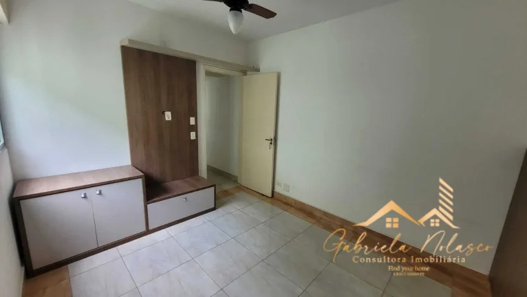 Imagem Apartamento de um dormitório prédio frente Mar