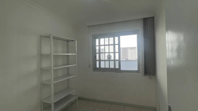 Imagem Apartamento Térreo à Venda com 3 Dormitórios em Canasvieiras – Florianópoli