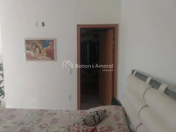 Imagem Este sobrado recém-reformado oferece uma combinação perfeita de modernidade e conforto em seus 21...