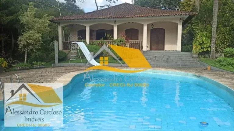 Vendo lindo sítio na Chácara do Paraíso com piscina