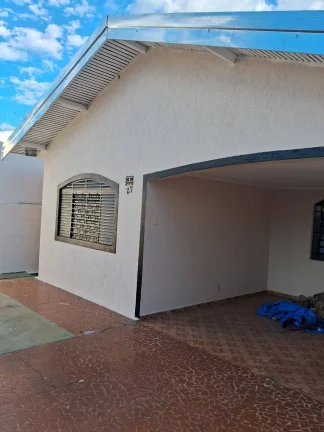 VENDE-SE CASA COM 03 DORMITORIOS ARAÇATUBA SP