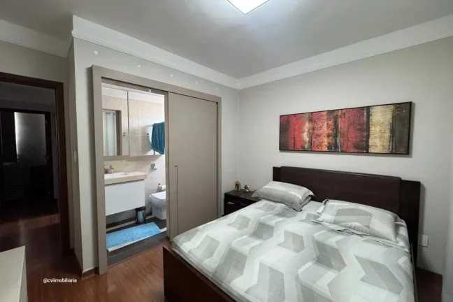 Imagem Localizado em Belo Horizonte, este apartamento de 97 metros quadrados oferece um espaço confortáve...