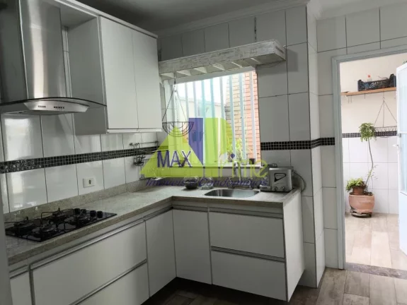Imagem SOBRADO 165M²/CONDOMÍNIO FECHADO/03 DORMITÓRIOS SENDO 01 SUÍTE/SACADA/02 VAGAS