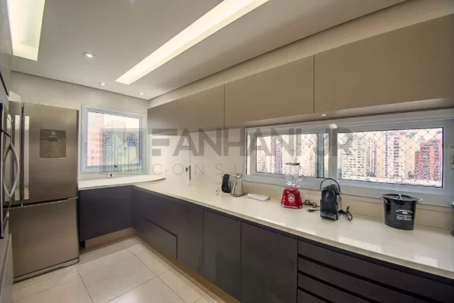 Imagem Apartamento de altp padrão no Jardim Paulista: 3 quartos, 3 suítes, 3 salas, 4 banheiros, 4 vagas, 205m² - São Paulo-SP.