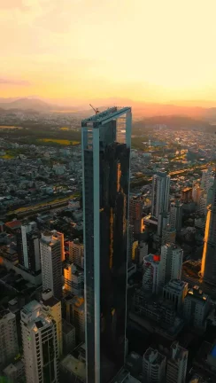 Imagem Apartamento vista mar com 4 suítes e 3 vagas de garagem em Balneário Camboriú