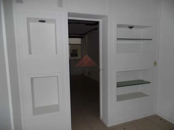 Imagem Sala comercial com excelente localização no centro de Niterói.