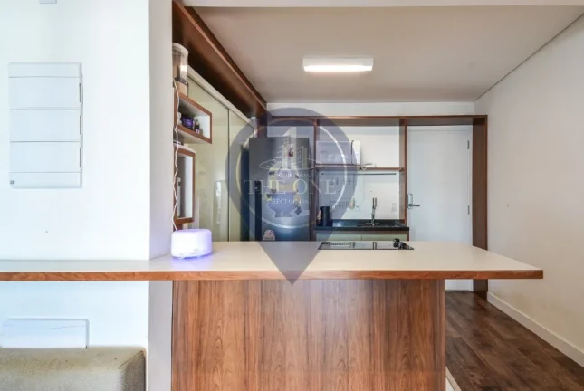 Imagem Studio de Luxo à Venda em Pinheiros - São Paulo-SP: 1 Quarto, 2 Salas, 1 Banheiro, 1 Vaga, 49m² de Pura Elegância!