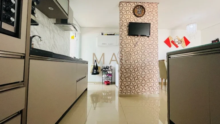 Imagem Cobertura de luxo à venda em Florianópolis - Ingleses: 3 quartos sendo 2 suítes, 2 salas, 3 banheiros, 2 vagas, 180m². Venha conferir!