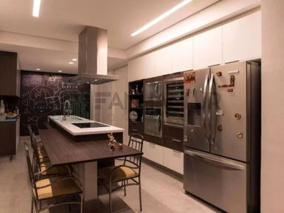 Imagem Vendo Belíssima casa de condomínio no Jd. Europa com 480 m² com 4 suítes e 4 vagas. Imóvel com projeto requintado em exclusivo condomínio de apenas 6