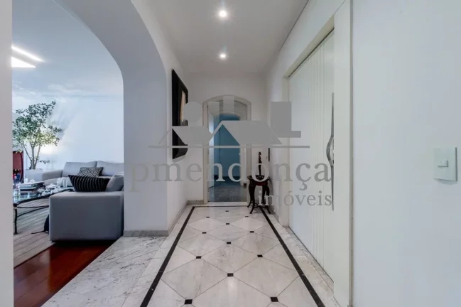 Imagem Apartamento Alto Padrão reformado em Higienópolis, com 4 suítes e 4 vagas pronto para morar!
