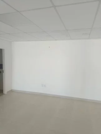 Imagem locação sala comercial no centro de Macaé RJ. 130M2 primeira locação