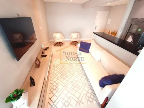 Imagem Apartamento com 93m², 3 dormitórios, sendo 1 suíte, 2 banheiros. Possui cozinha com armários emb...