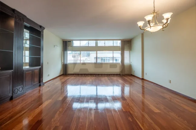 Imagem Apartamento à venda em Copacabana, 3Qtos, 143m2, 1vaga, na Barão de Ipanema