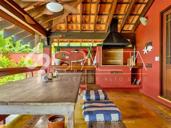 Imagem Linda residência com praia no quintal à venda em Guaecá São Sebastião