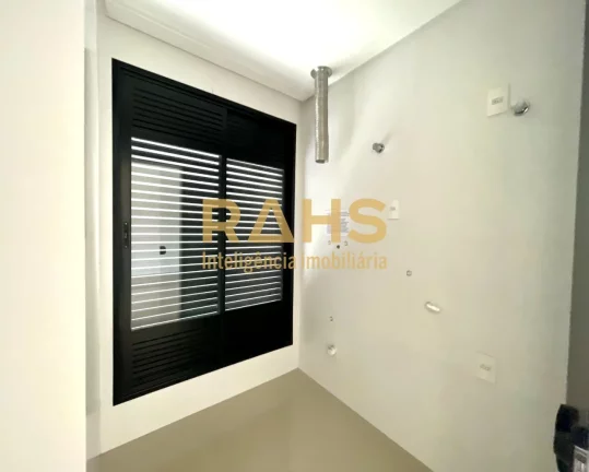 Imagem Excelente apartamento no Centro de Joinville, em frente ao 62º Batalhão. Valor baixou! De R$1.110m...