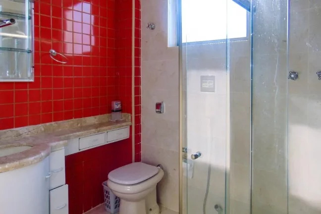Imagem Pitangueiras - Amplo apartamento à 150 metros da praia.