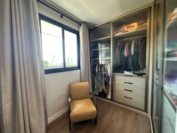 Imagem Apartamento mobiliado com 3 dormitórios sendo 1 suíte e 2 vagas de garagem em Itajaí
