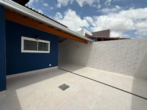 Imagem Casa à venda em Vitória da Conquista-BA, no bairro Felícia: 3 quartos, 1 suíte, 1 sala, 2 banheiros, 4 vagas de garagem, 123m².