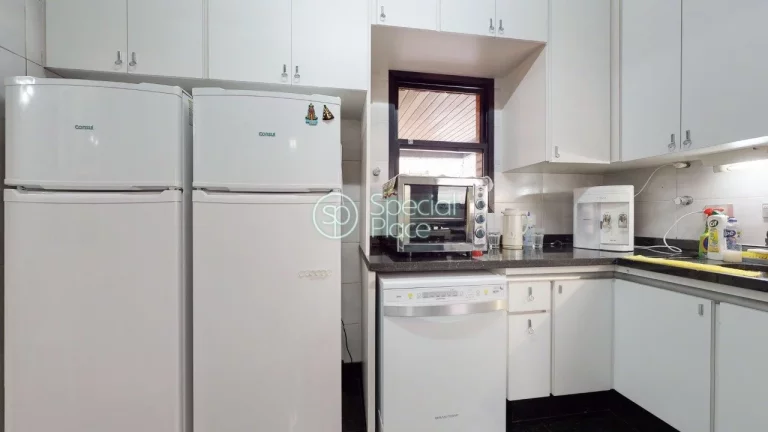 Imagem Ãtimo apartamento com 273mÂ²em Moema em rua tranquila. Amplo living para trÃªs ambientes com terraÃ...