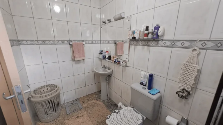 Imagem Sobrado à venda - Área ùtil 280 m2 com 3 dormitórios sendo 1 suíte - 3 vagas - Loteamento Champs Pri