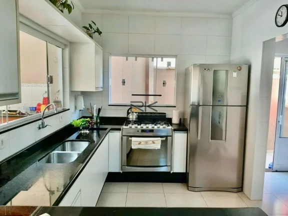 Imagem CASA A VENDA NAS TONINHAS COM 4 SUÍTES,SALA,COZINHA,2 VAGAS DE GARAGEM