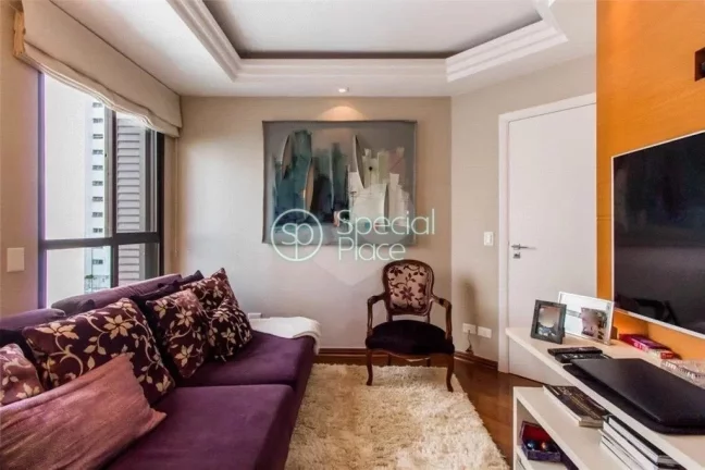 Imagem Localizado em Moema Índios, totalmente fora de rota, apartamento amplo. possui 172 metros, living c...