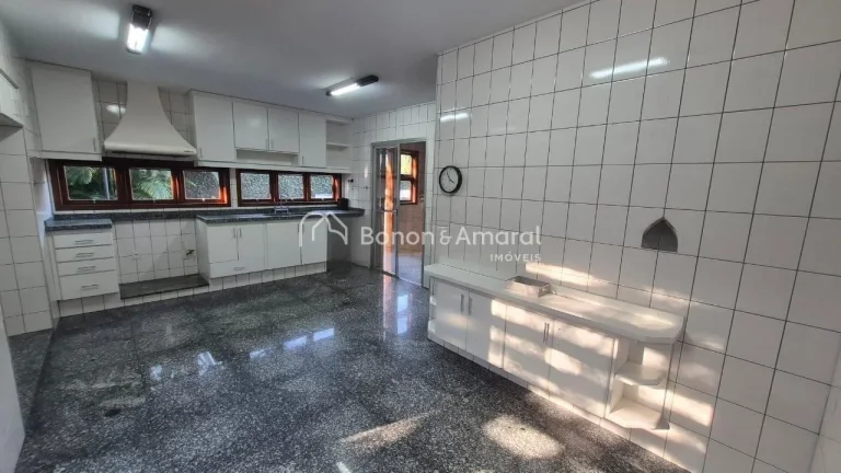 Imagem Localizado em uma das áreas mais nobres da cidade, o condomínio conta com segurança e portaria 24...