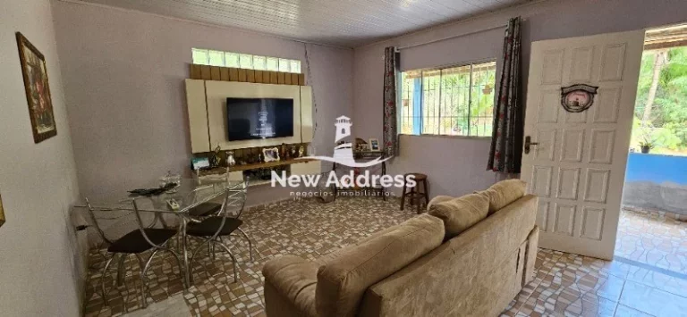 Imagem Sítio com 20.000m² e Casa Charmosa de 140m², 2 Quartos, 2 Tanques de Peixe e Área de Plantação Extensa. Ideal para quem busca tranquilidade e produtividade.