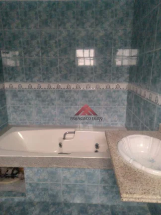 Imagem Sobrado com 3 dormitórios à venda, 135 m² por R$ 300.000,00 - Mutuá - São Gonçalo/RJ