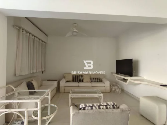 Imagem PITANGUEIRAS- UMA QUADRA DA PRAIA , 130 M² ÚTEIS , GARAGEM DEMARCADA NO PRÉDIO.