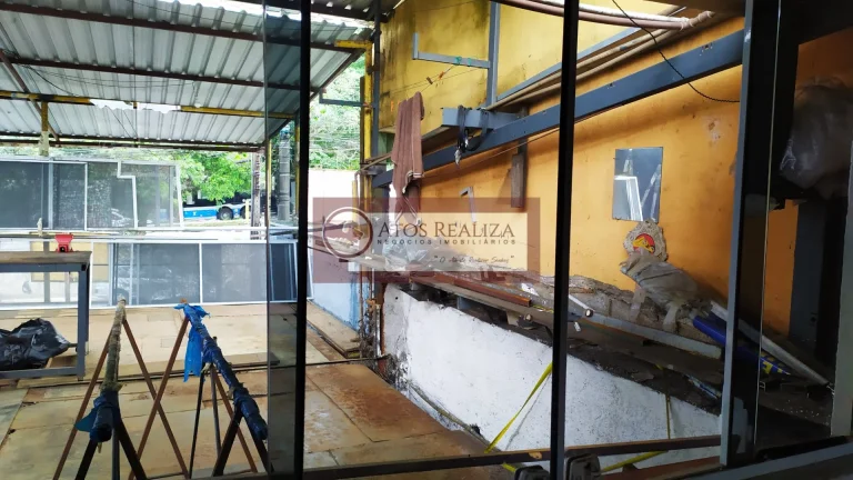 Imagem Compre Terreno 4 casas Ponto Comercial no Vila São José - SP