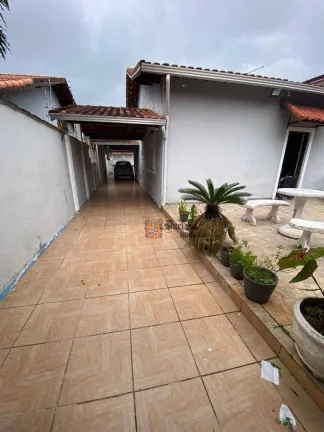 Imagem Casa com 3 dormitórios à venda por R$ 550.000 - Jardim Regina - Itanhaém/SP