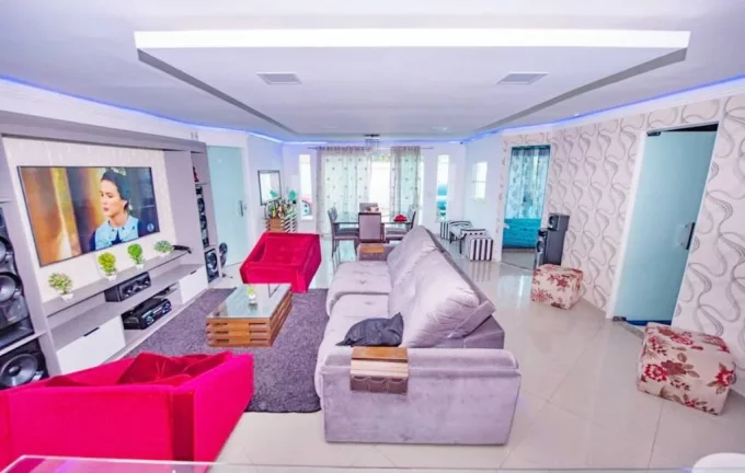 Imagem VARG.PEQUENA CASA 600m2 COND.FECHADO PISCINA JACUZZI CHURRASQ. 4QTS(3STS)
