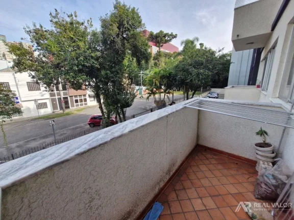 Imagem Apartamento para Locação com 03 Dormitórios e Semimobiliado no Bairro Batel em Curitiba