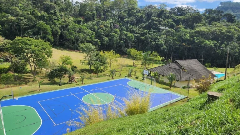 Imagem Terreno em Condomínio para Venda em Teresópolis / RJ no bairro Vale Alpino