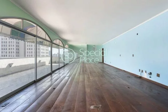 Imagem Ótima cobertura penthouse para reforma à venda no Itaim: - Área: 247m² com vista panorâmica de ...