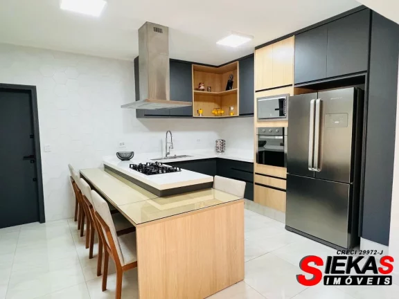 Imagem Imperdível! Casa de 3 quartos e 1 suíte no Tatuapé, São Paulo-SP: 200m², 3 banheiros e 2 vagas de garagem. Confira!