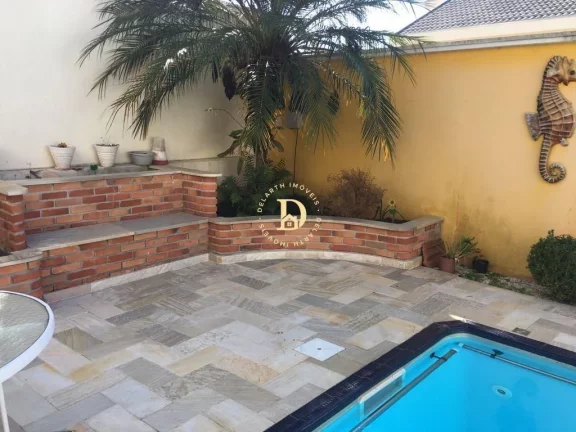 Sobrado com 4 Quartos à Venda, 207 m² em Jardim Coleginho - Jacareí