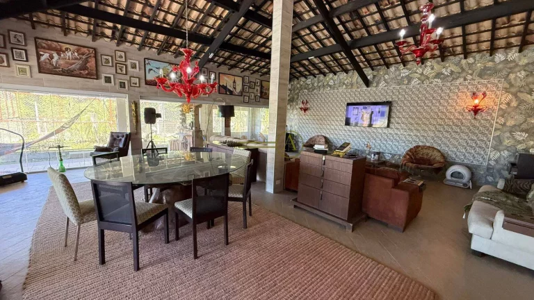Imagem Em busca de um refúgio para chamar de seu Sítio tem arquitetura histórica