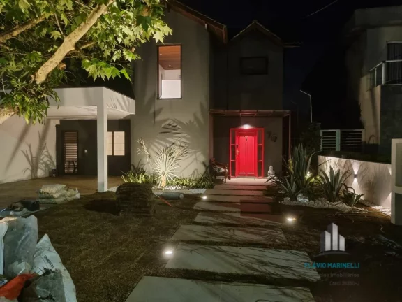 Imagem Alphaville 6 Casa de 259m² com 3 Dorms sendo 1 Suíte e 2 Vagas de Garagem