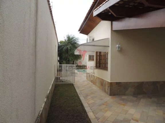 Imagem Casa com 3 suítes, 3 vagas de garagem. Imóvel de alto padrão no portal daa colinas