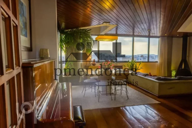 Imagem Apartamento Duplex no Sumaré com 3 suítes, 3 vagas, 208 m²