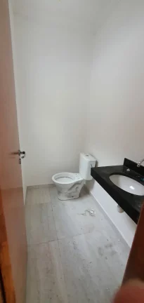Imagem Sobrado Padrão com 128 m² com 2 Quartos sendo 2 suite e 1 vaga de garagem!