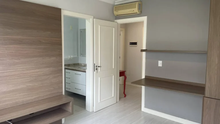 Imagem Casa Em Jurerê - 600 metros da praia