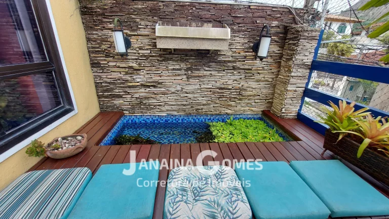 Imagem Casa sofisticada com 4 quartos, 3 suítes, jardins e área de lazer